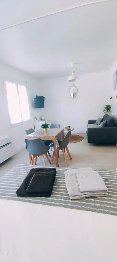 Le Studio Des Tours - Parking Apartment Arles 0*,